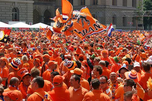 Niederlande gewinnt gegen Uruguay mit 3:2 und steht im WM Finale 2010